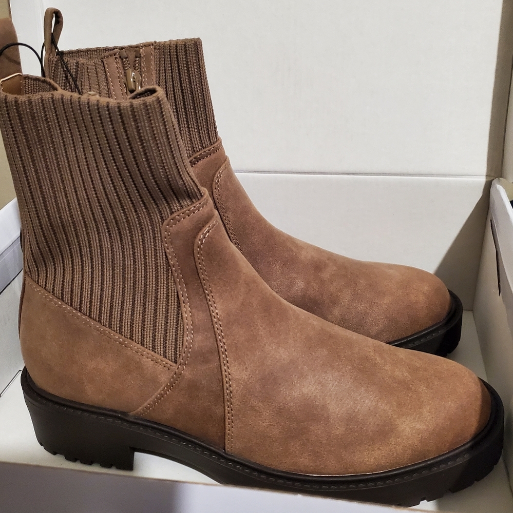 Dv by Dolce vita booties